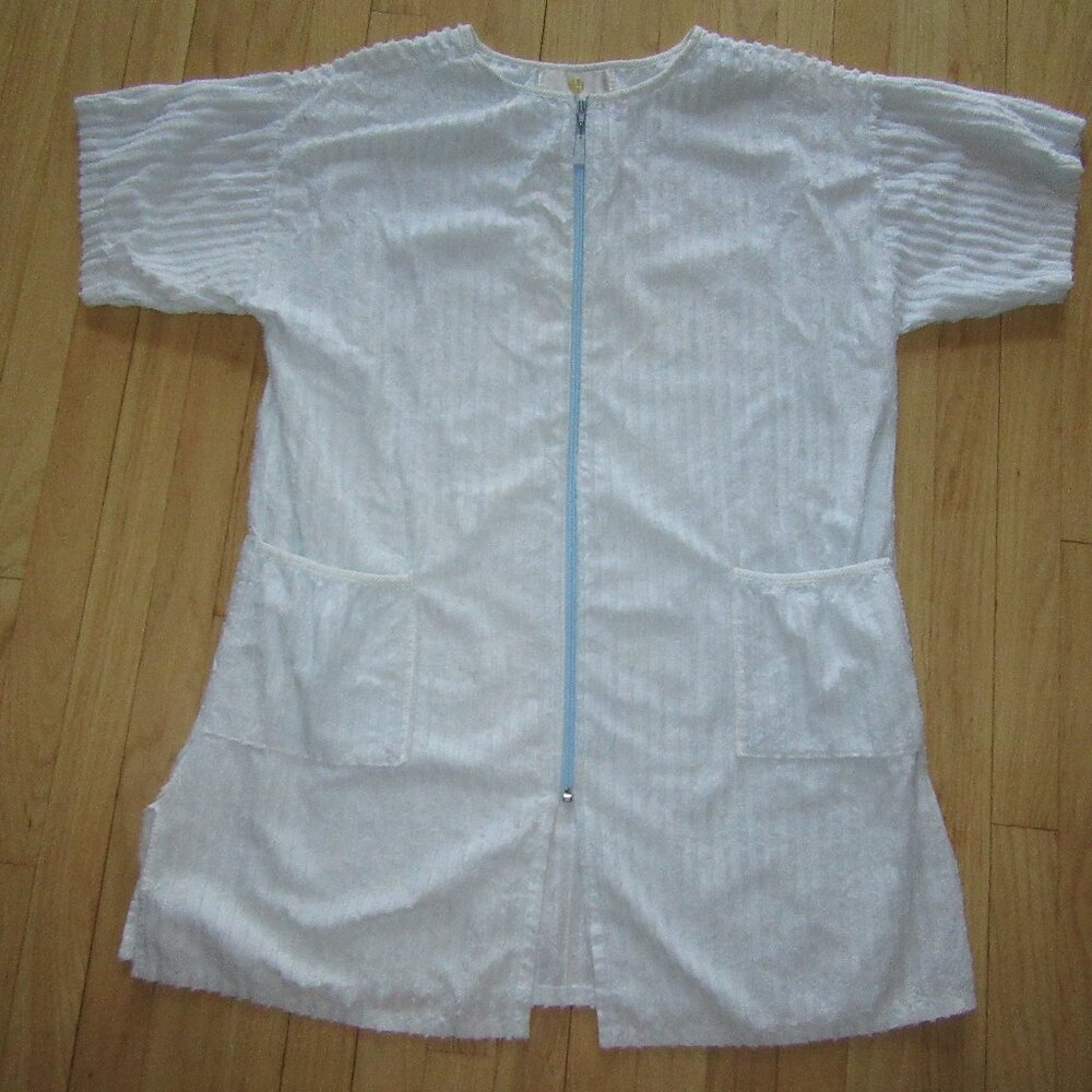 VINTAGE STAN SHERMAN LIGHT BLUE CHENILLE ROBE/FULL ZIP/POCKETS/LARGE!